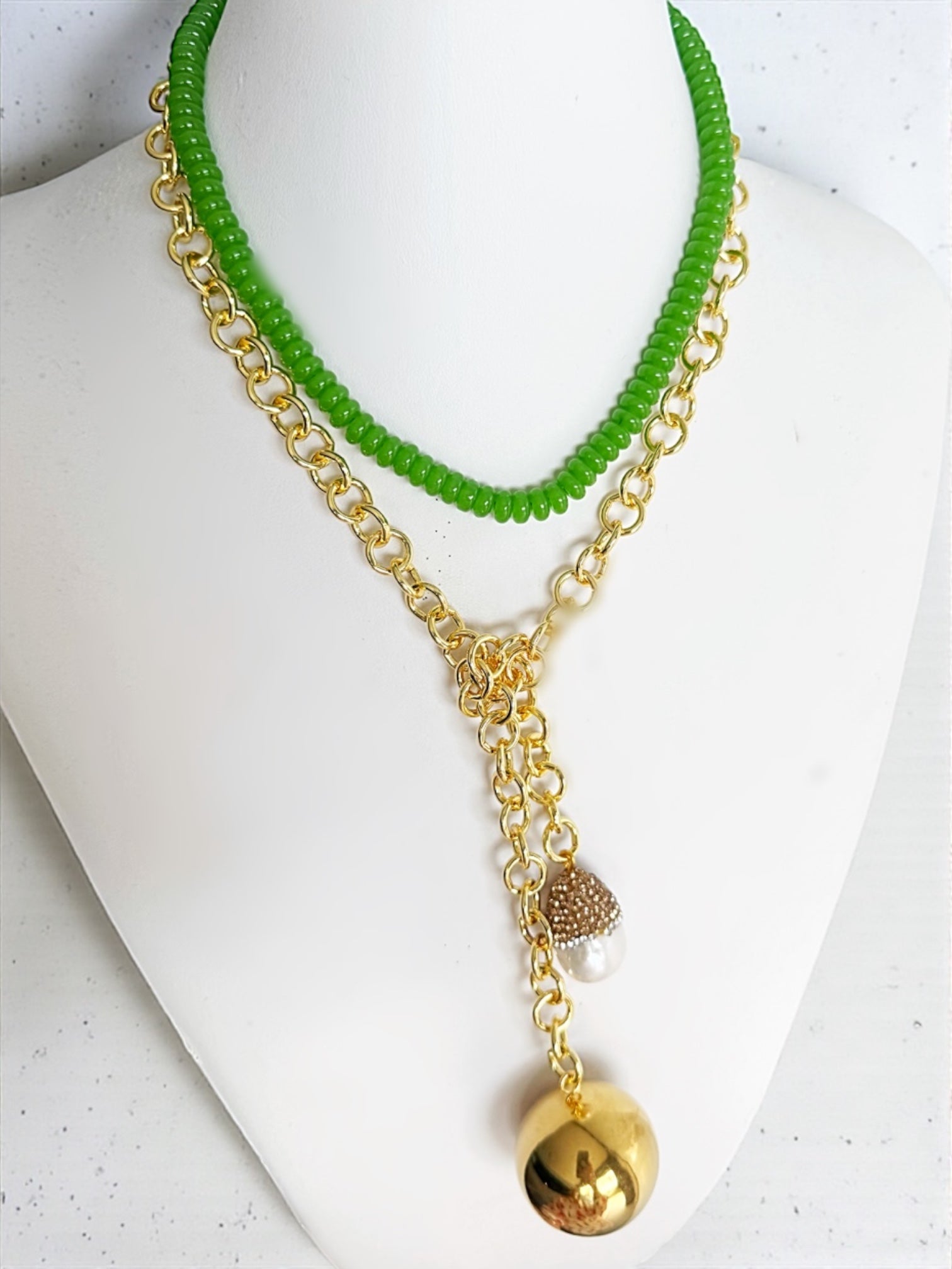 Valeria green lariat necklace