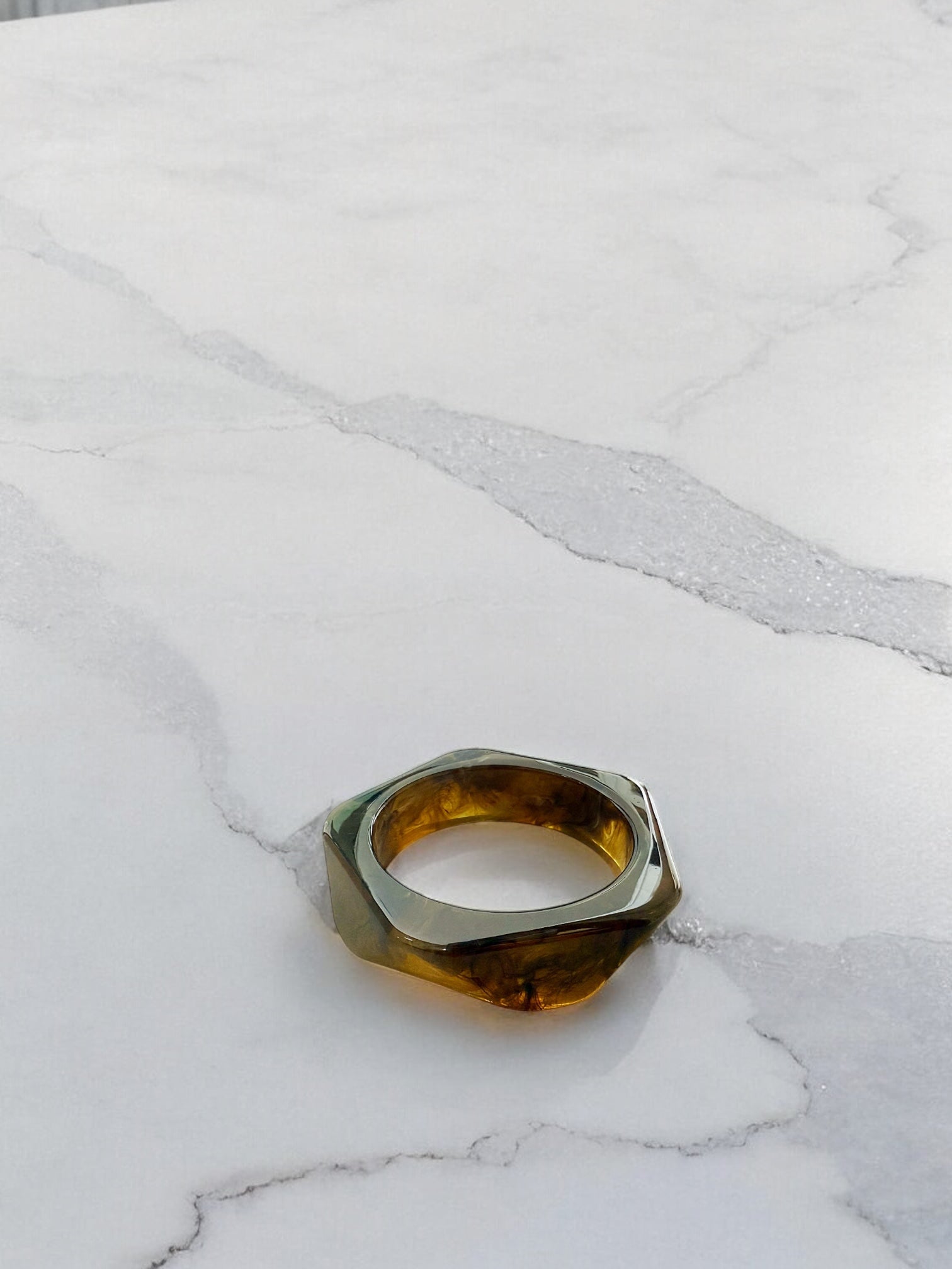 Chic acrylic bangles