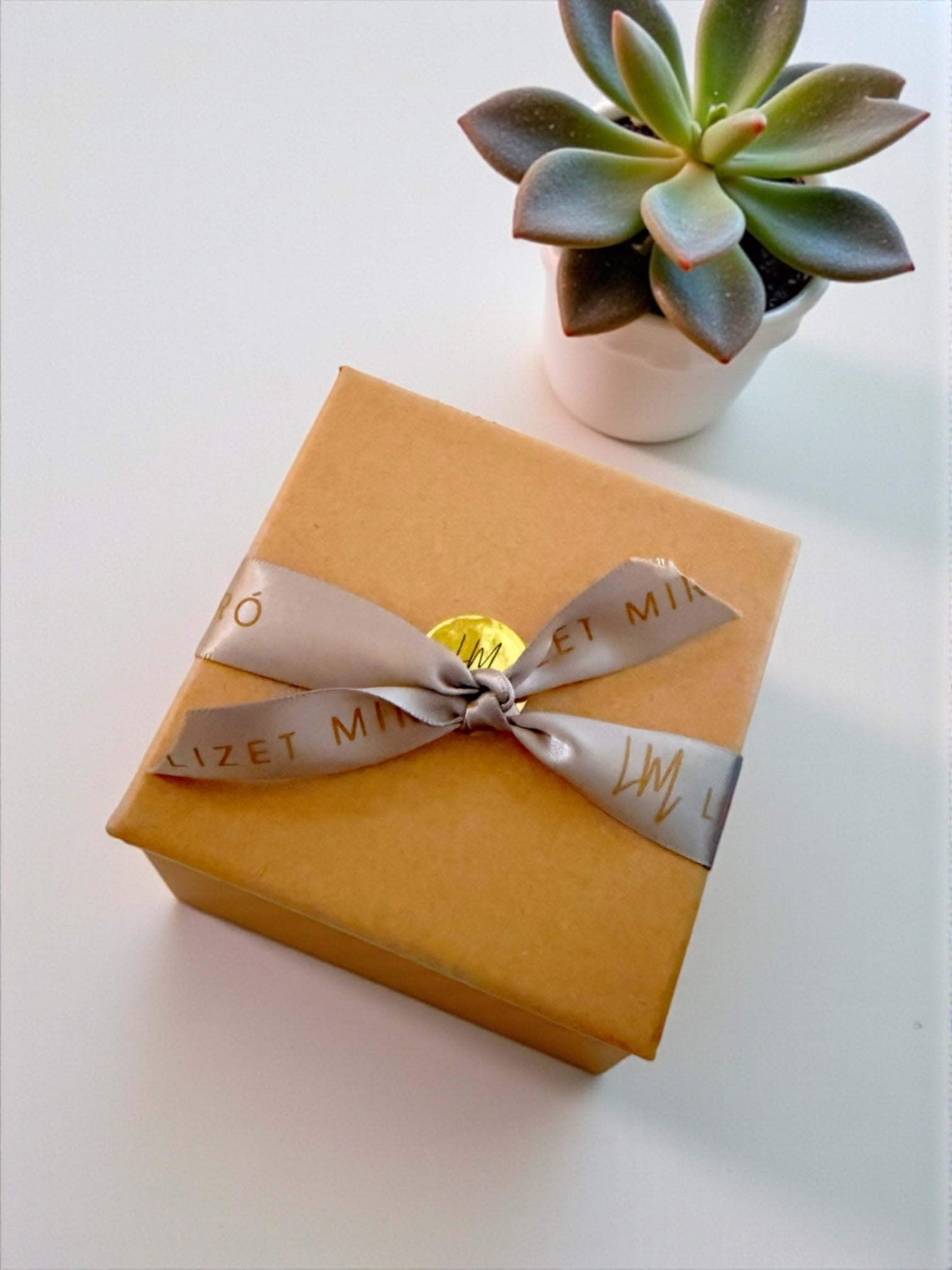 LM Ribbon with box