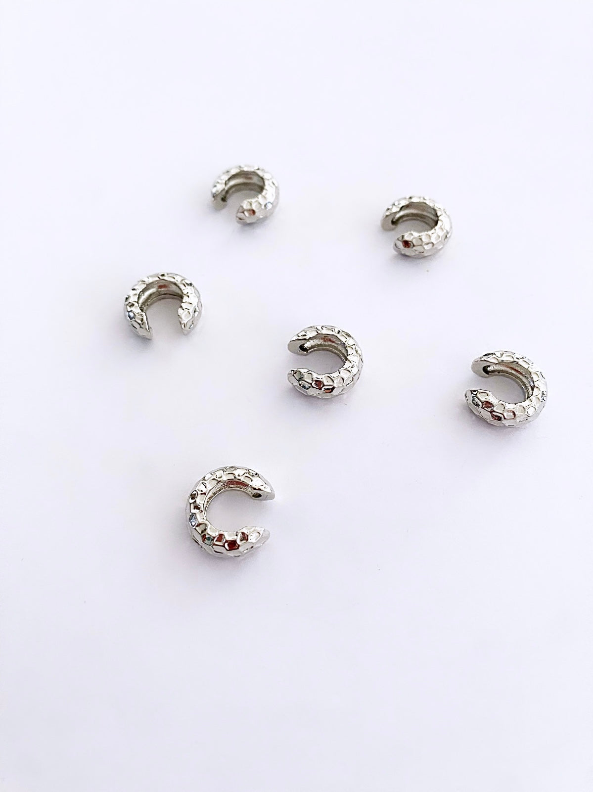 Hammer ear cuff ea