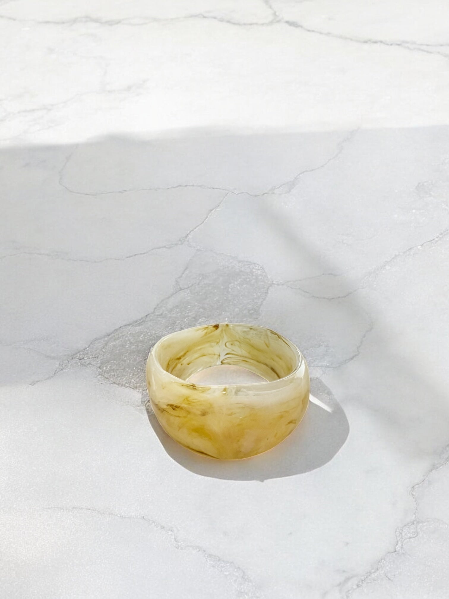 Chic acrylic bangles