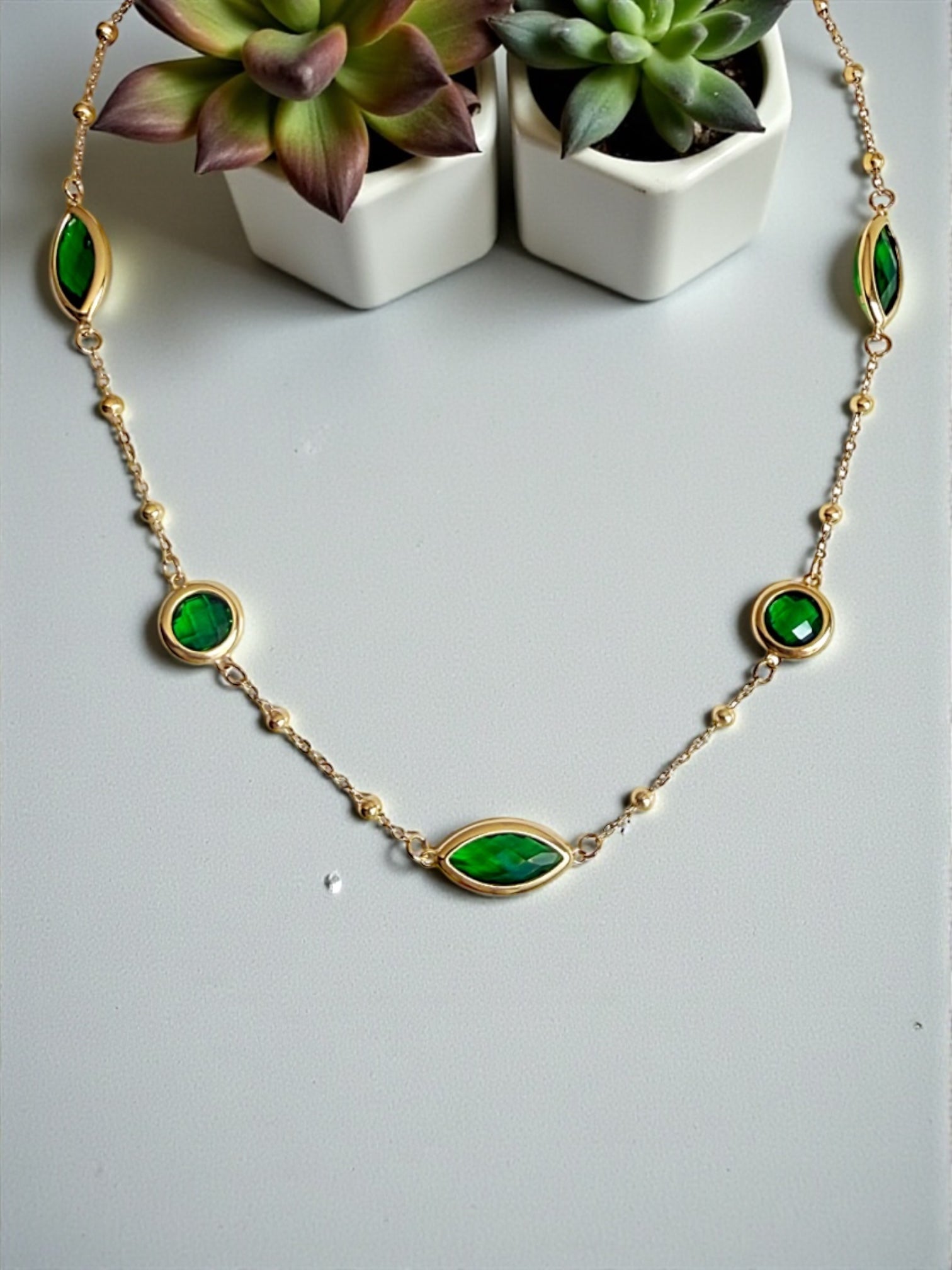 Glimmer short necklace