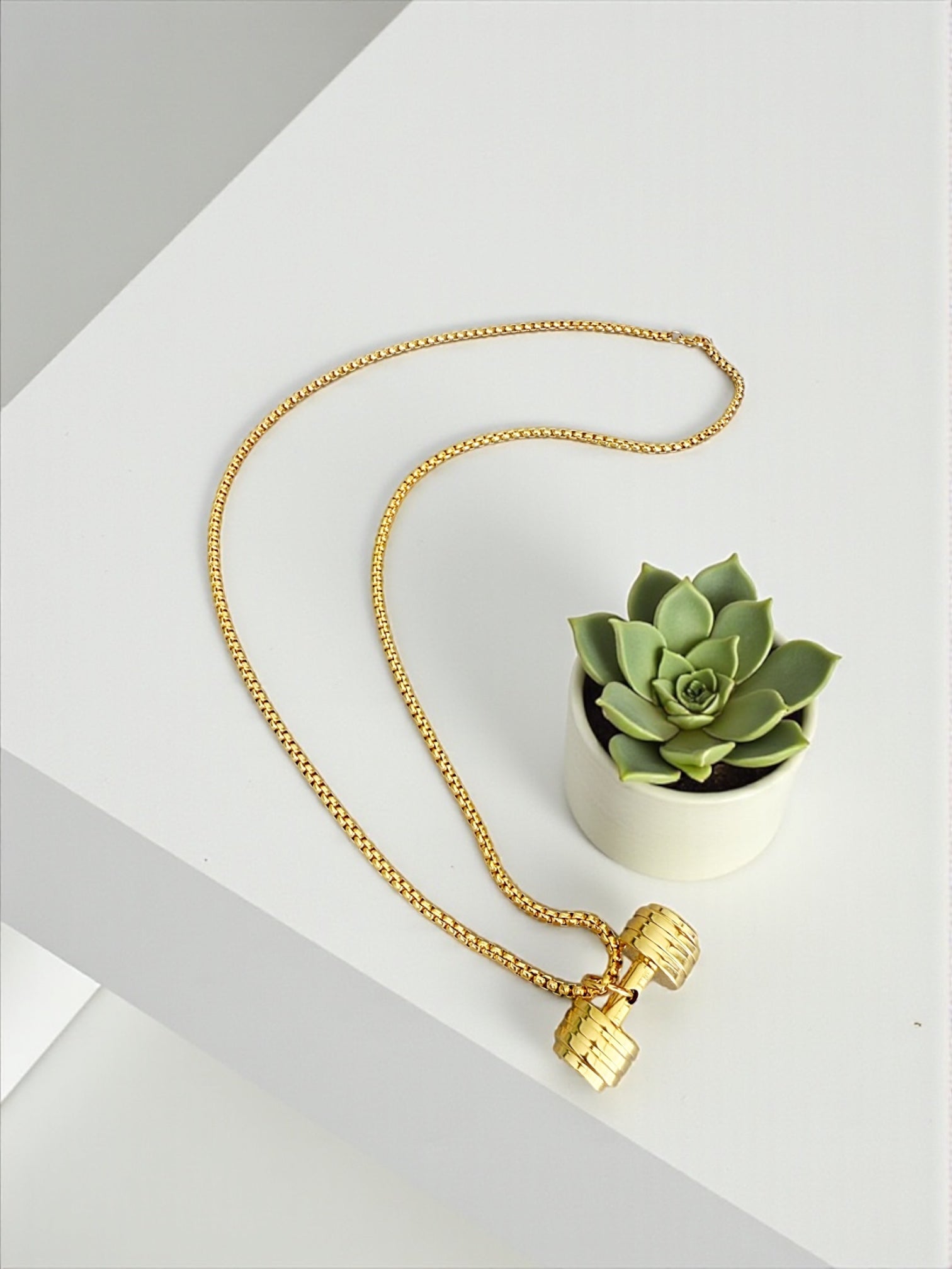 Dumbbell chain necklace