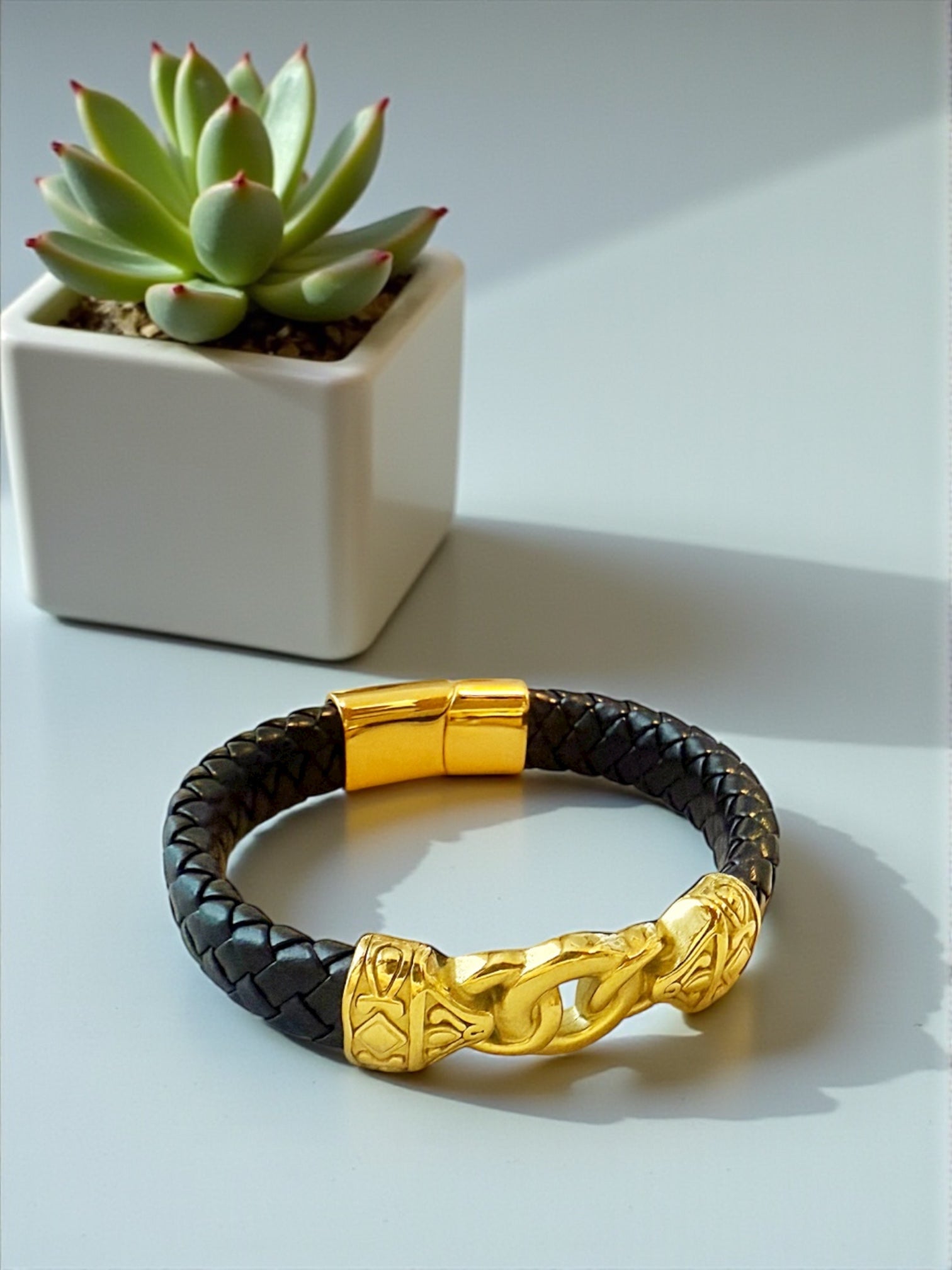 Twist metal bracelet