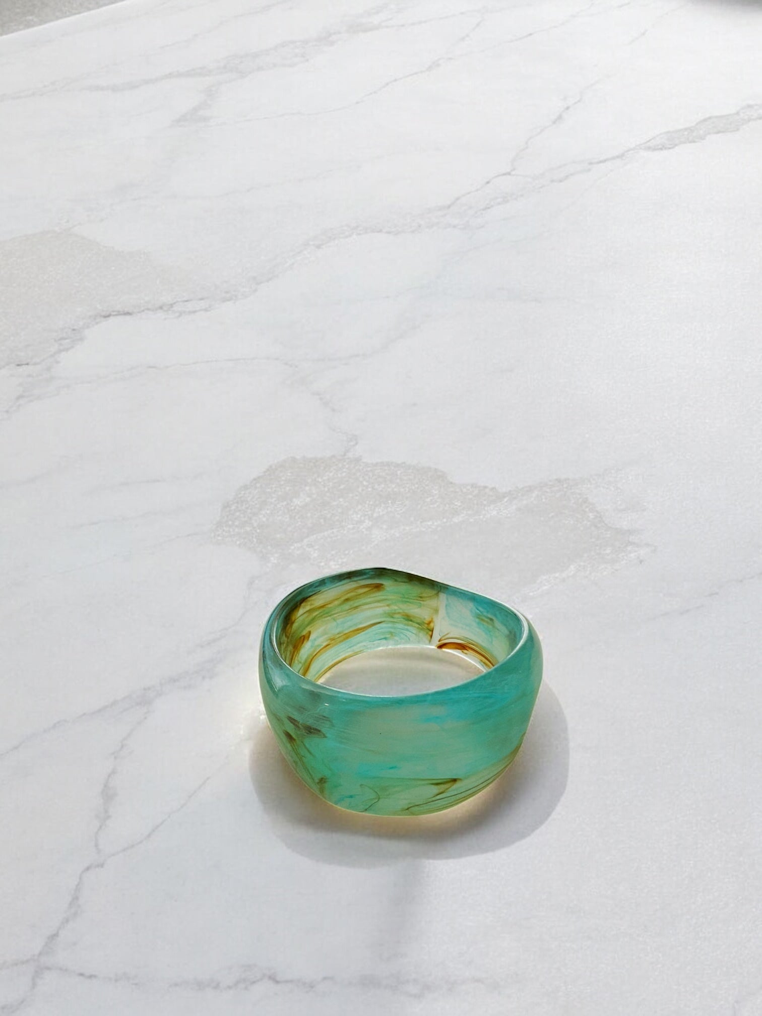 Chic acrylic bangles