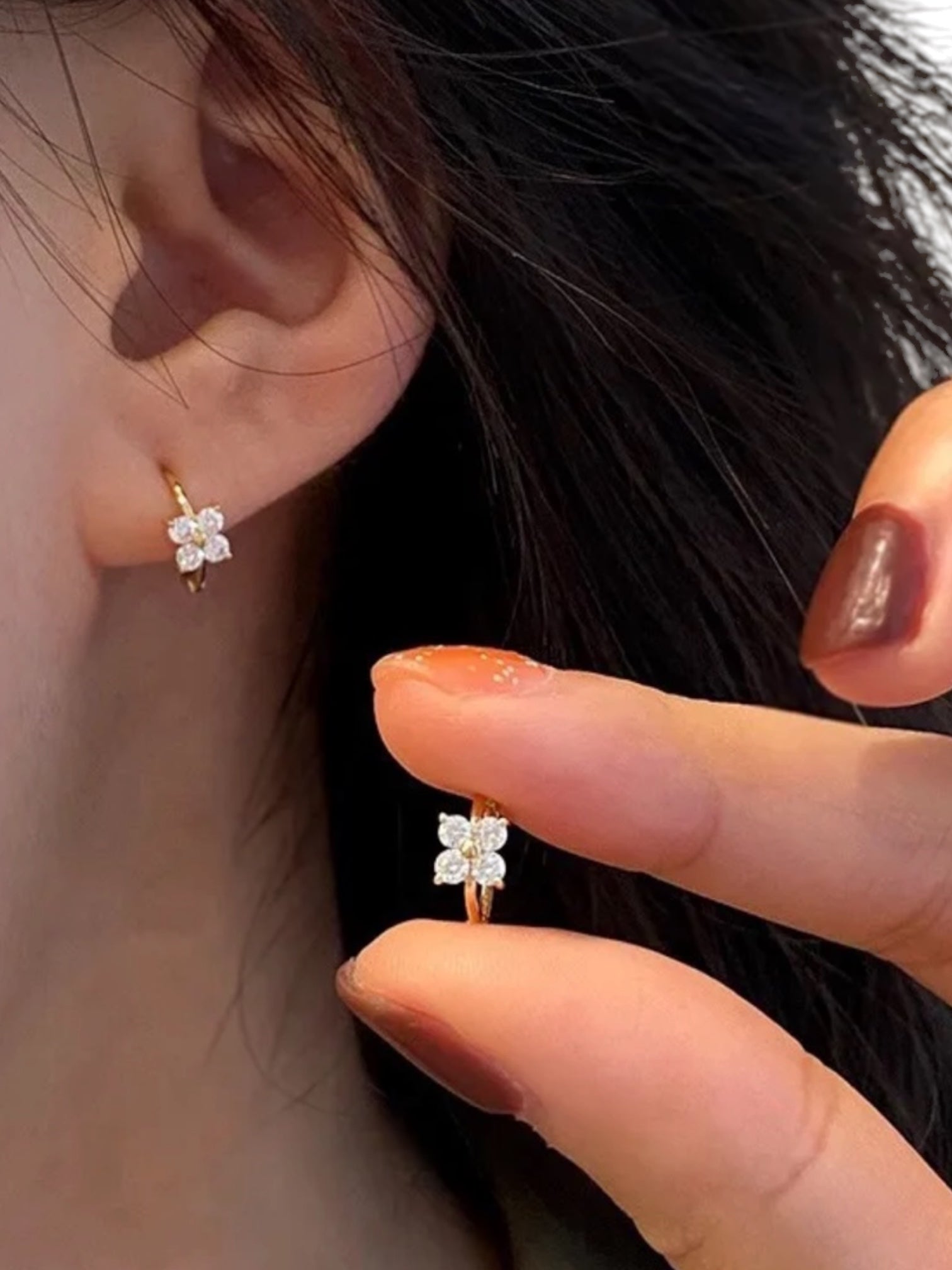 Star minimal earring