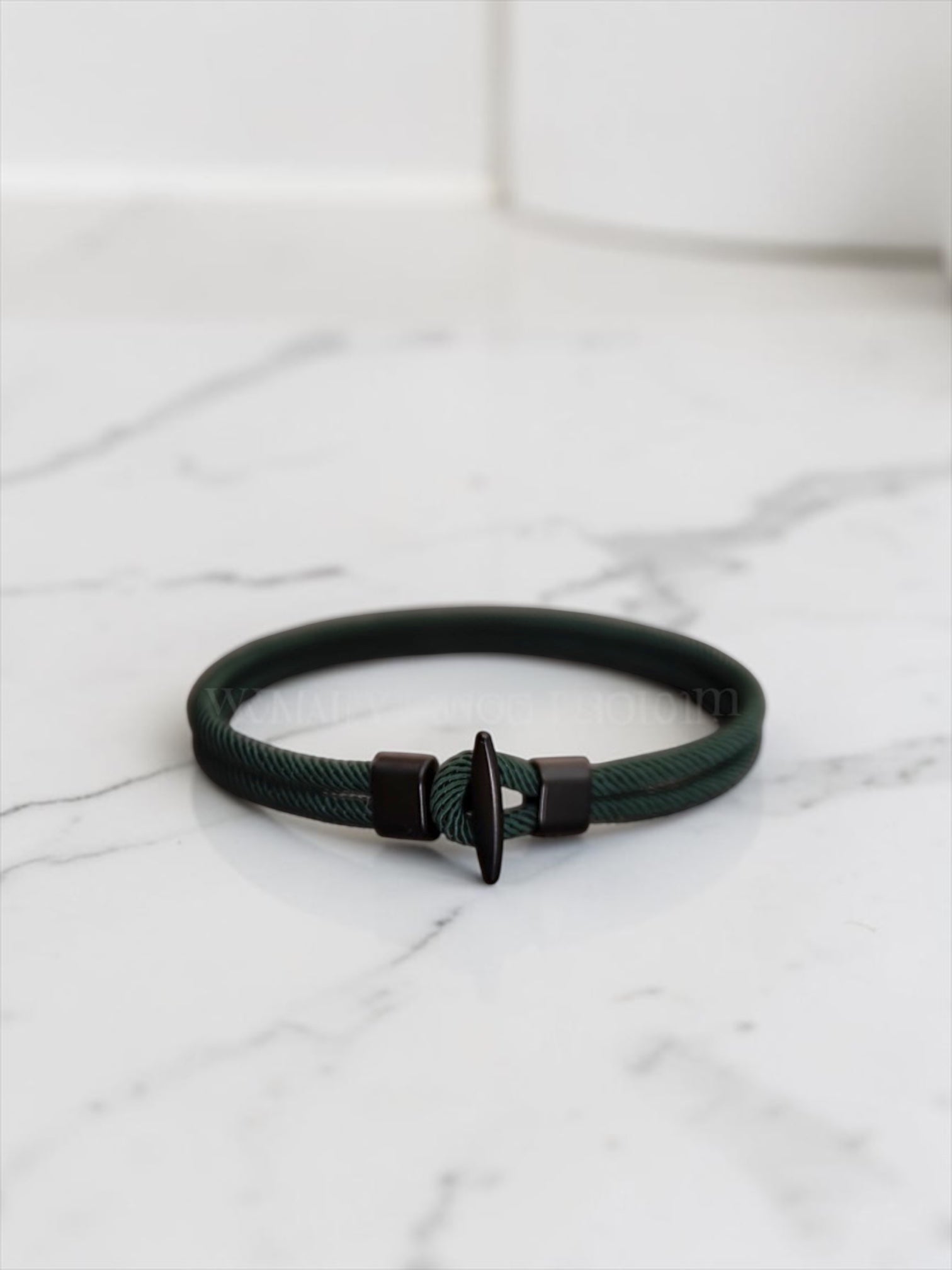Clasp cord bracelet