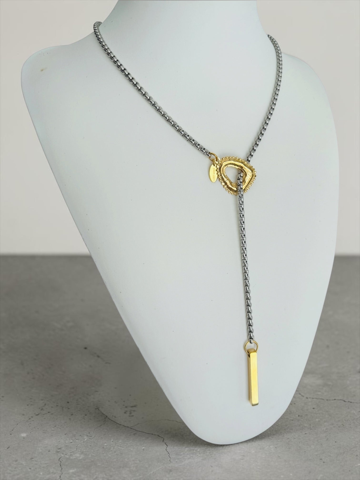 Vera lariat necklace