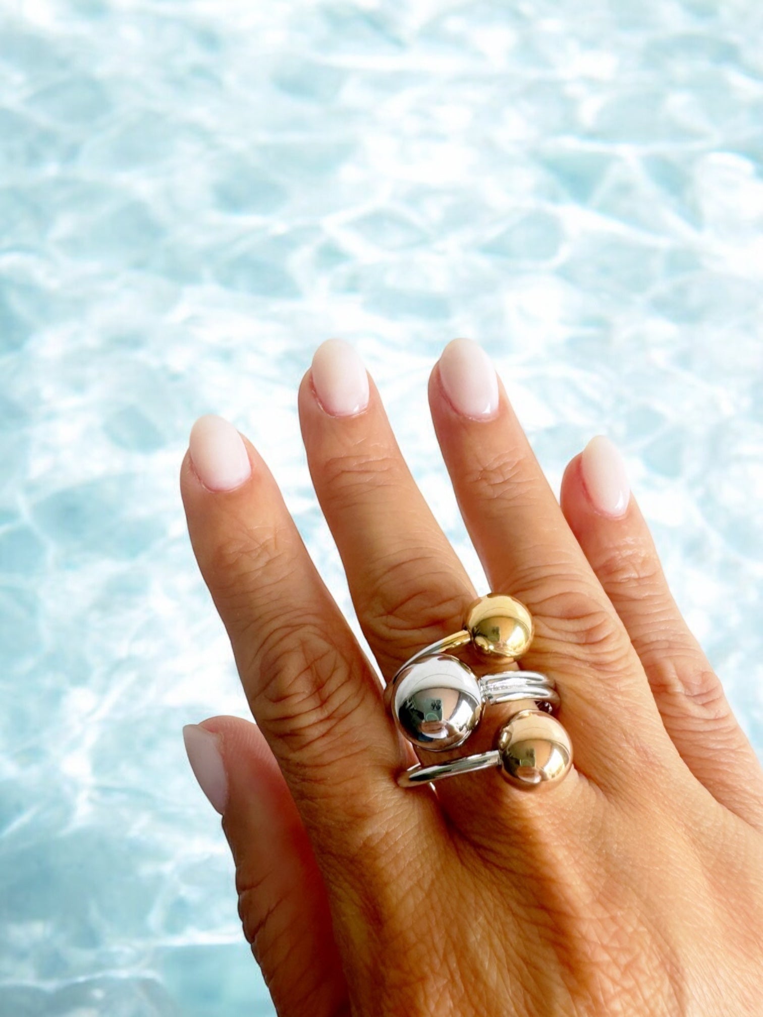 Lory three tones ring