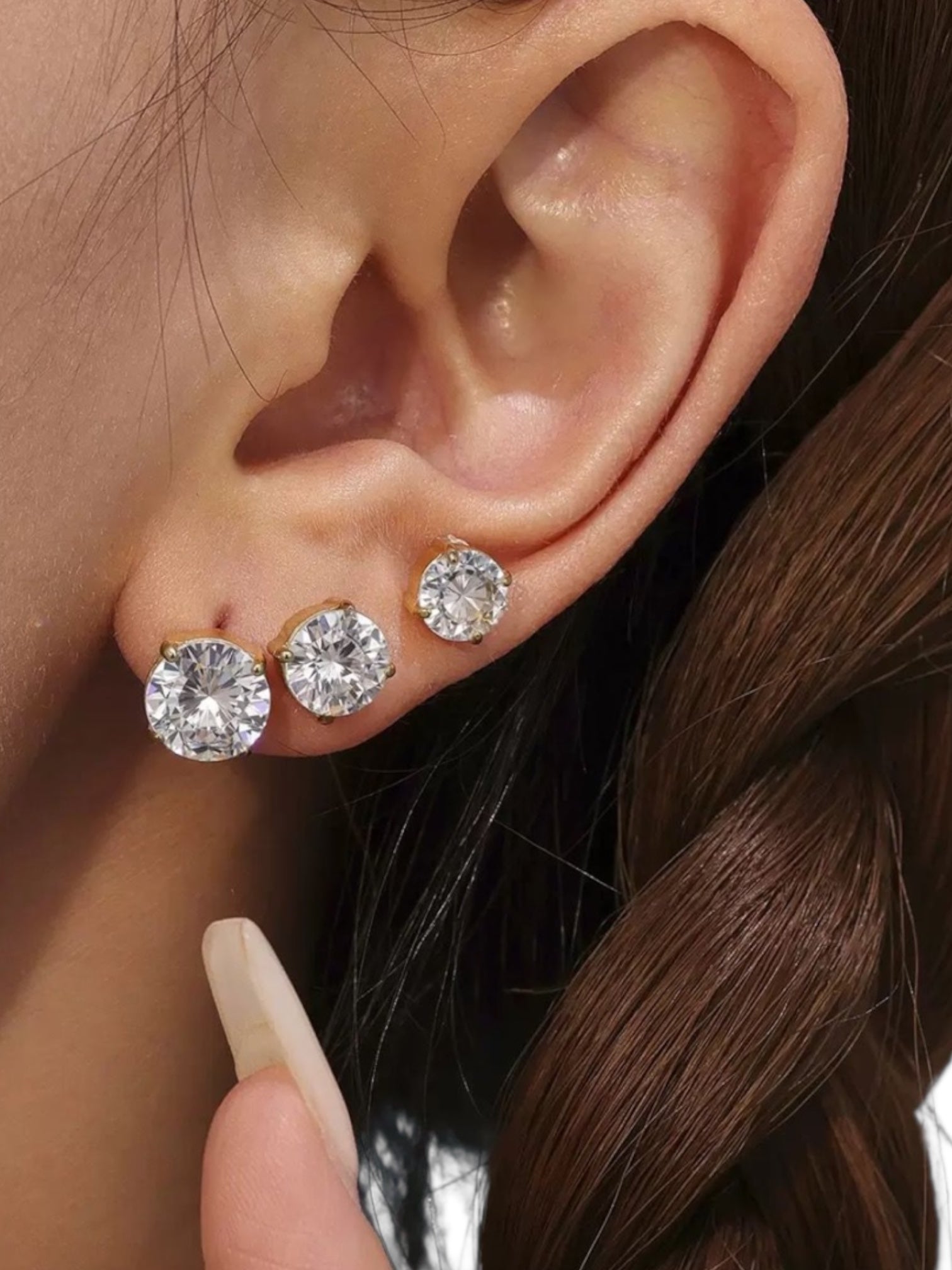 Minimal round earring