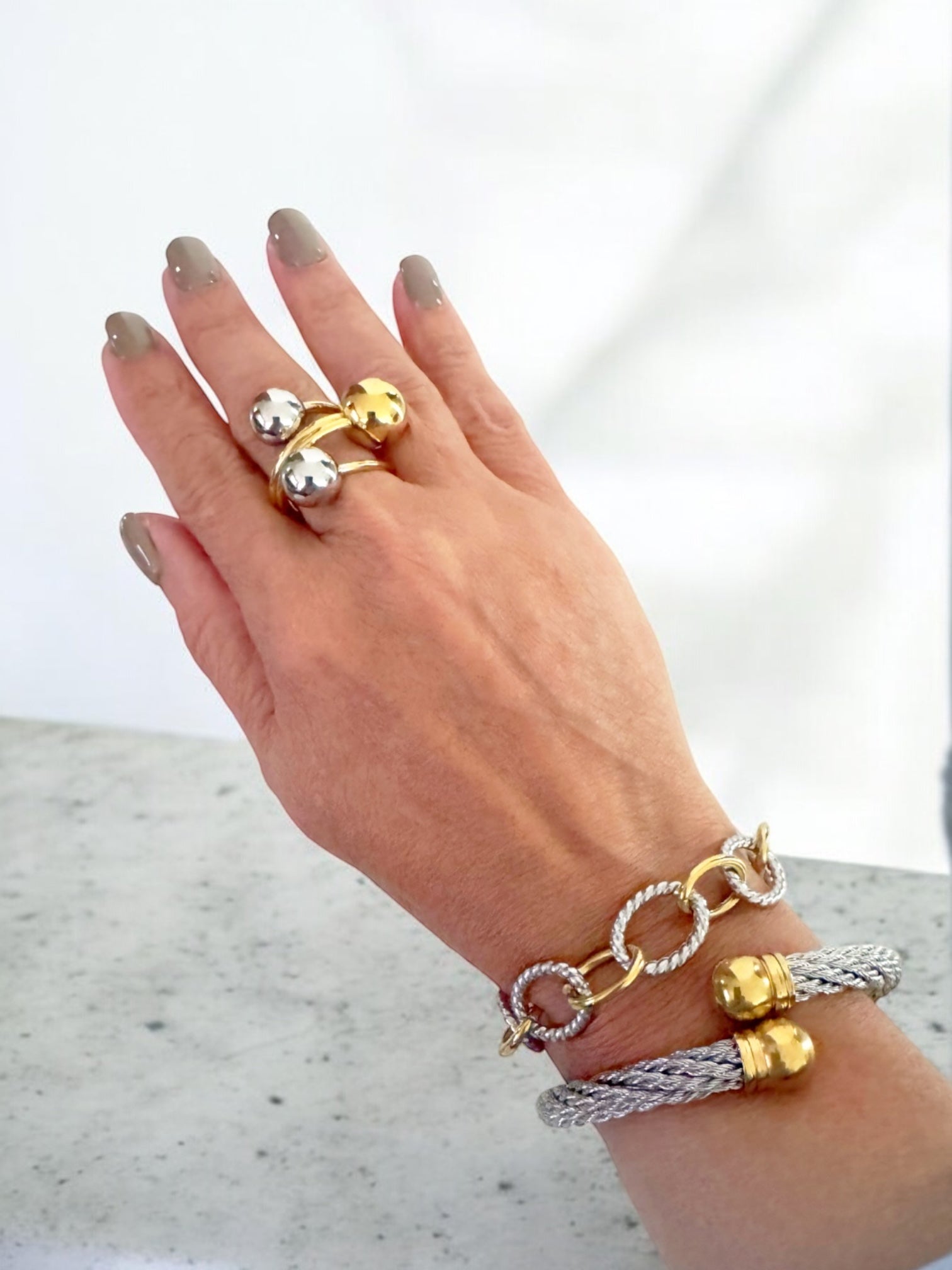 Lory two tones ball ring