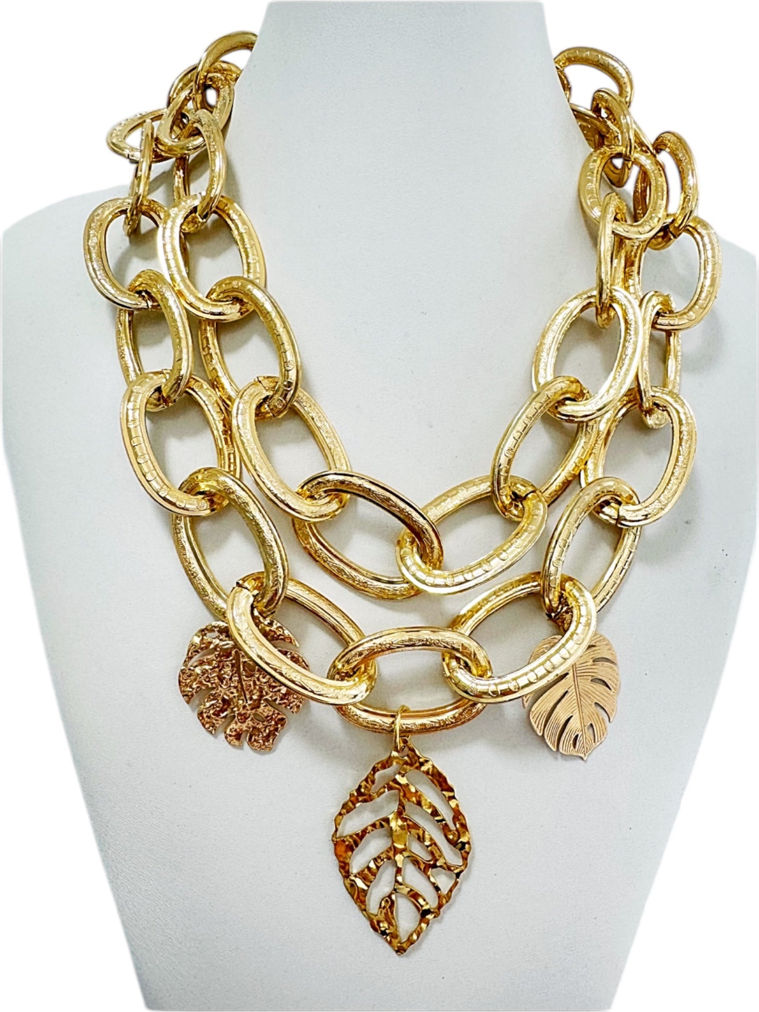 Leaf layer necklace