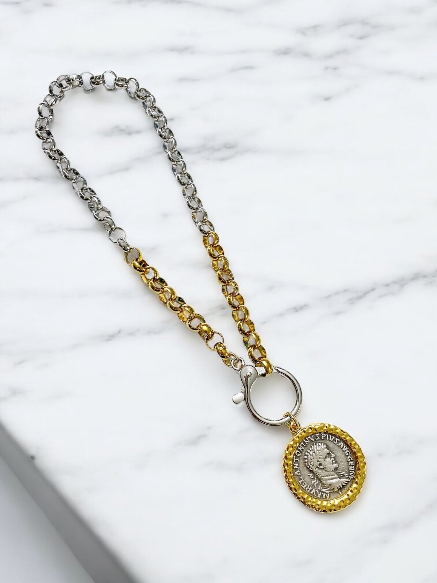 Greck two tones necklace