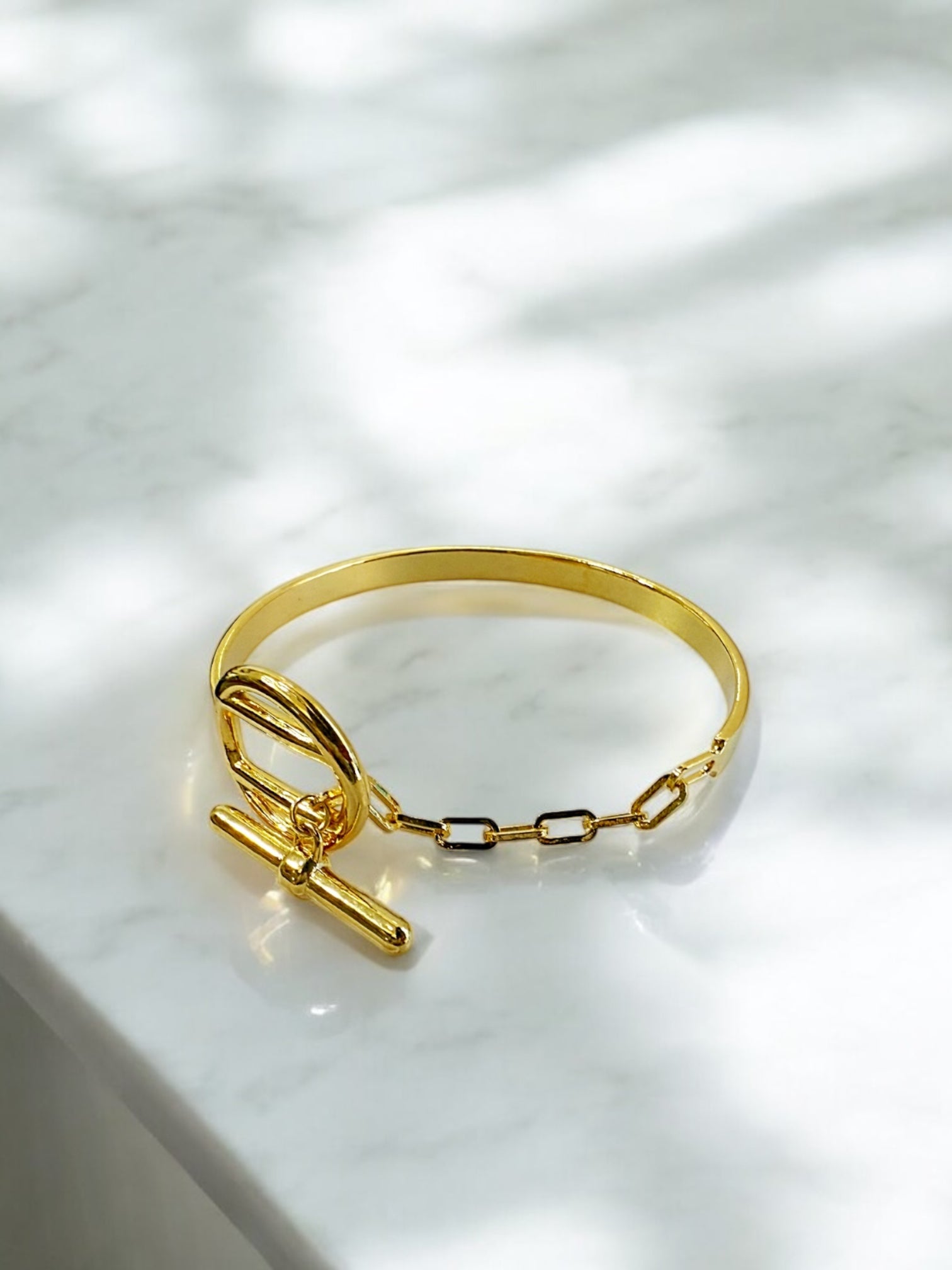 Toggle bangle