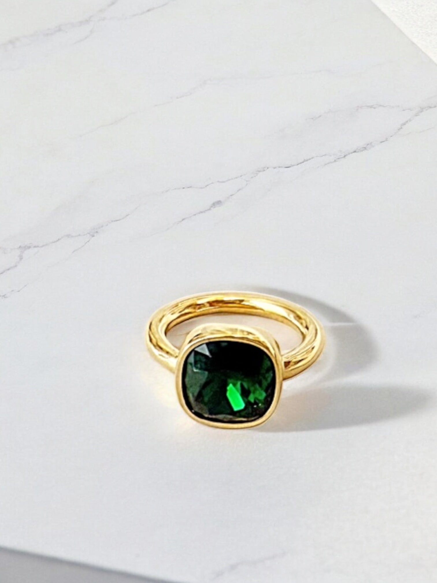 Reina crystal ring ea