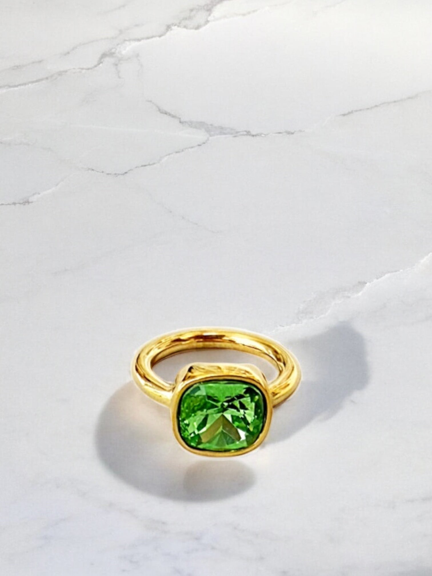 Reina crystal ring ea