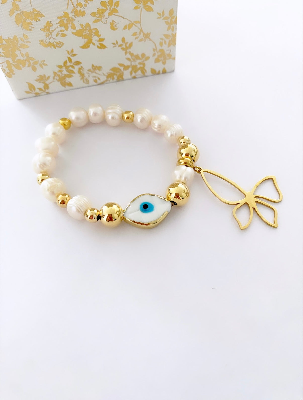 Sally pearl eye bracelet