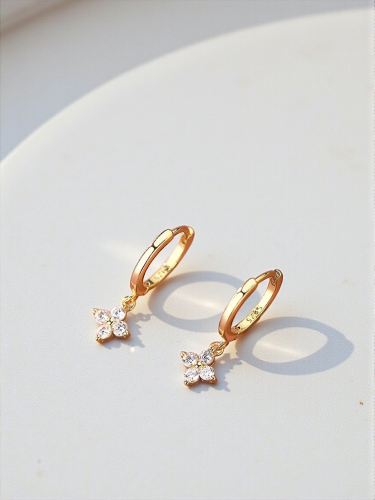 Star minimal earring