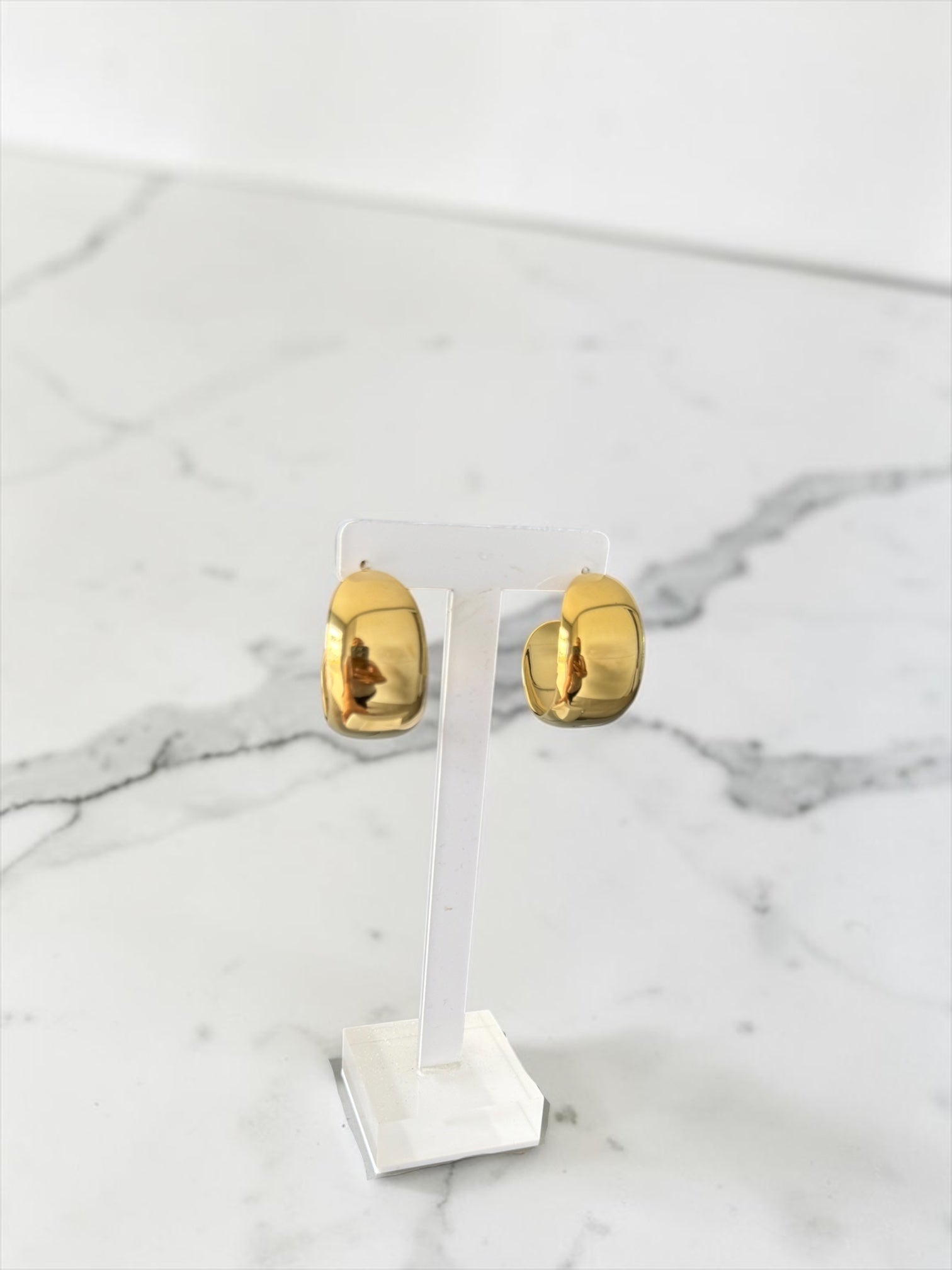 Bulk hoop earring