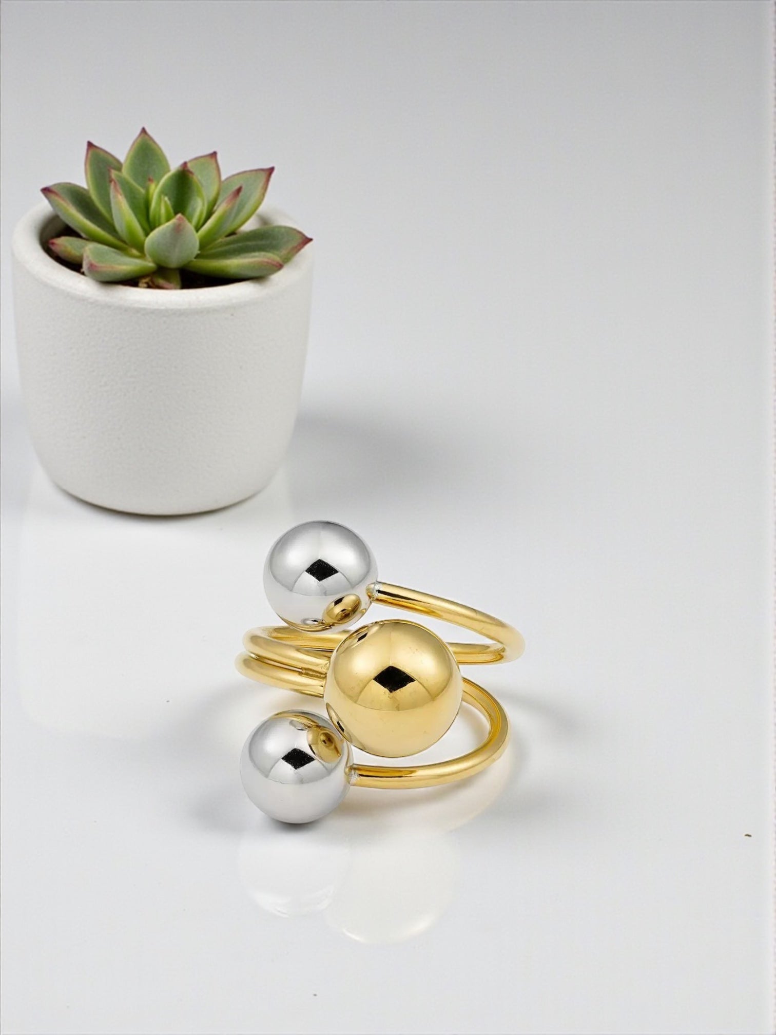 Lory two tones ball ring