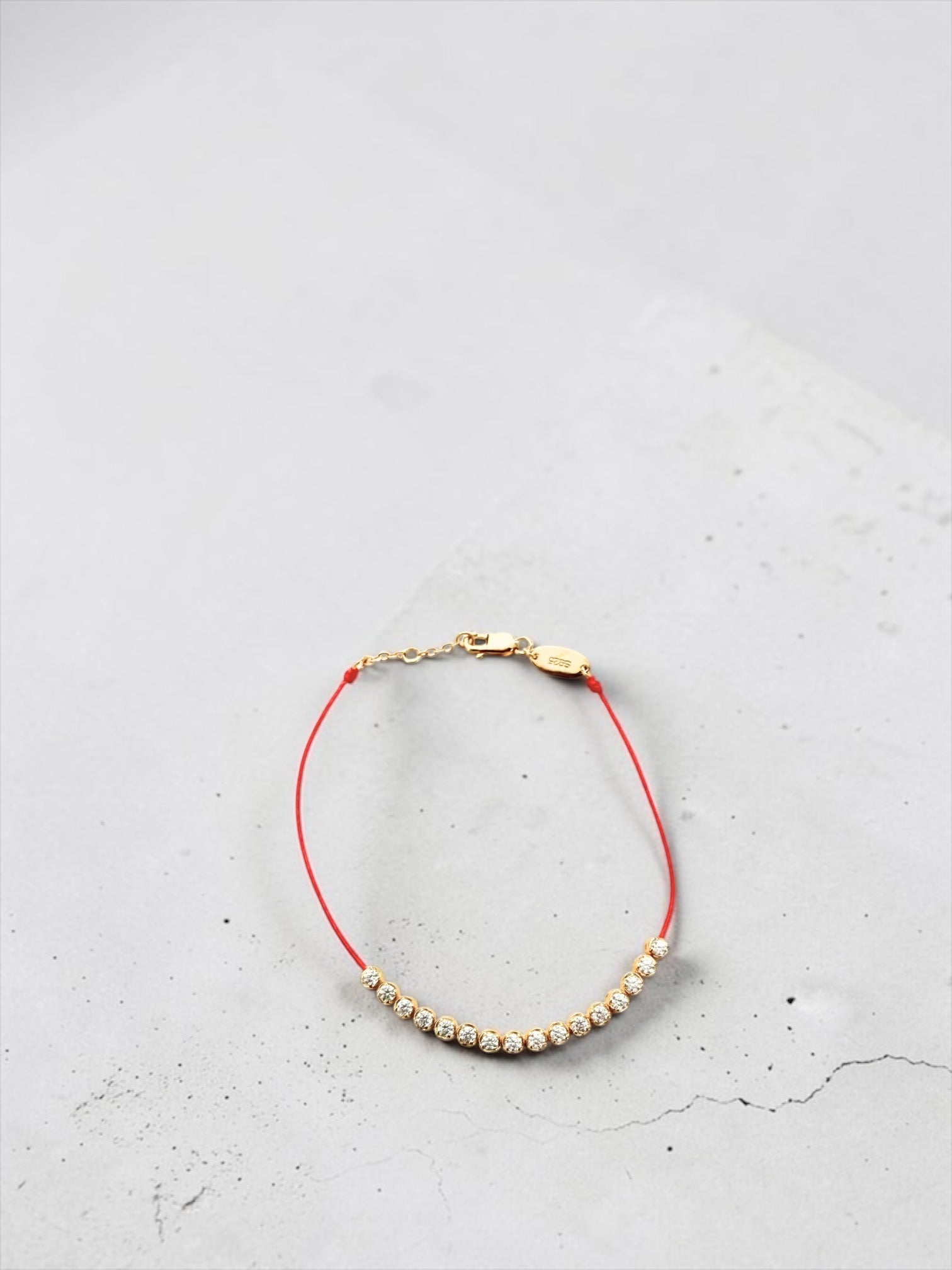 Minimal multi crystals bracelet