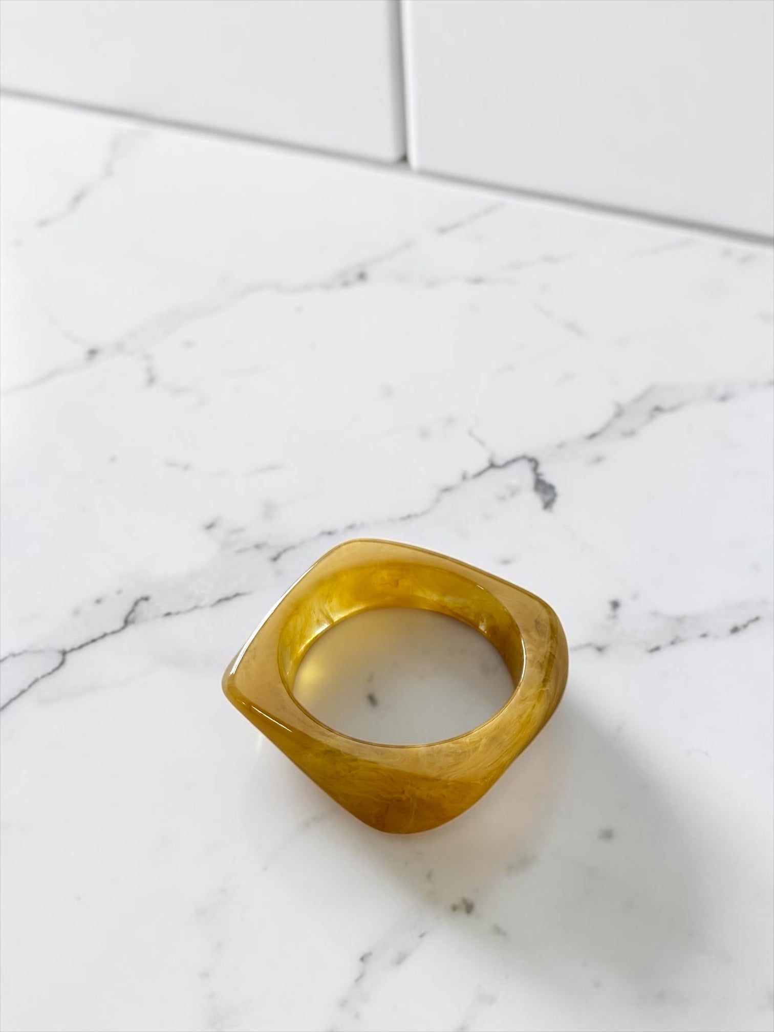 Chic acrylic bangles