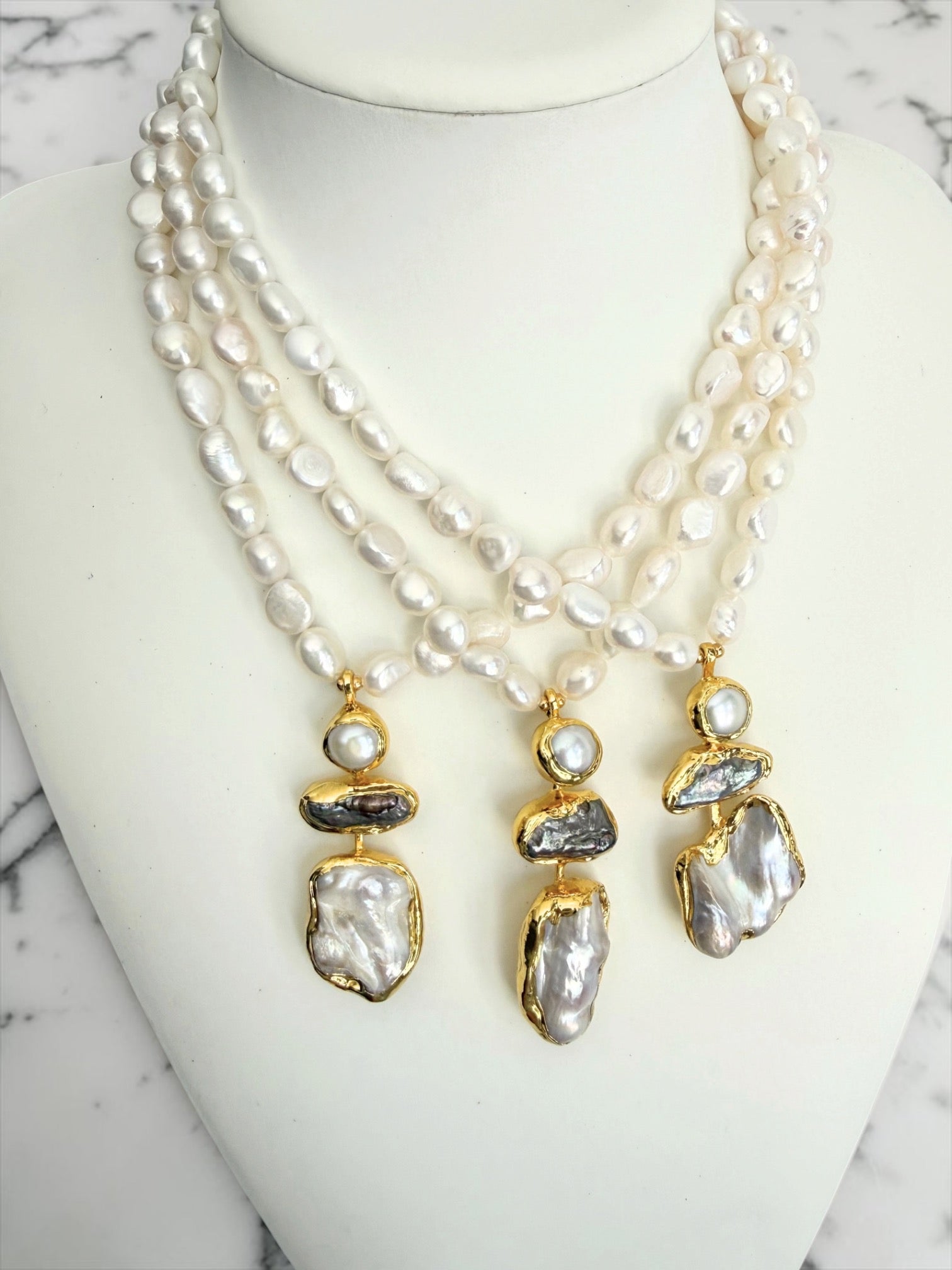 Dara pearl necklace