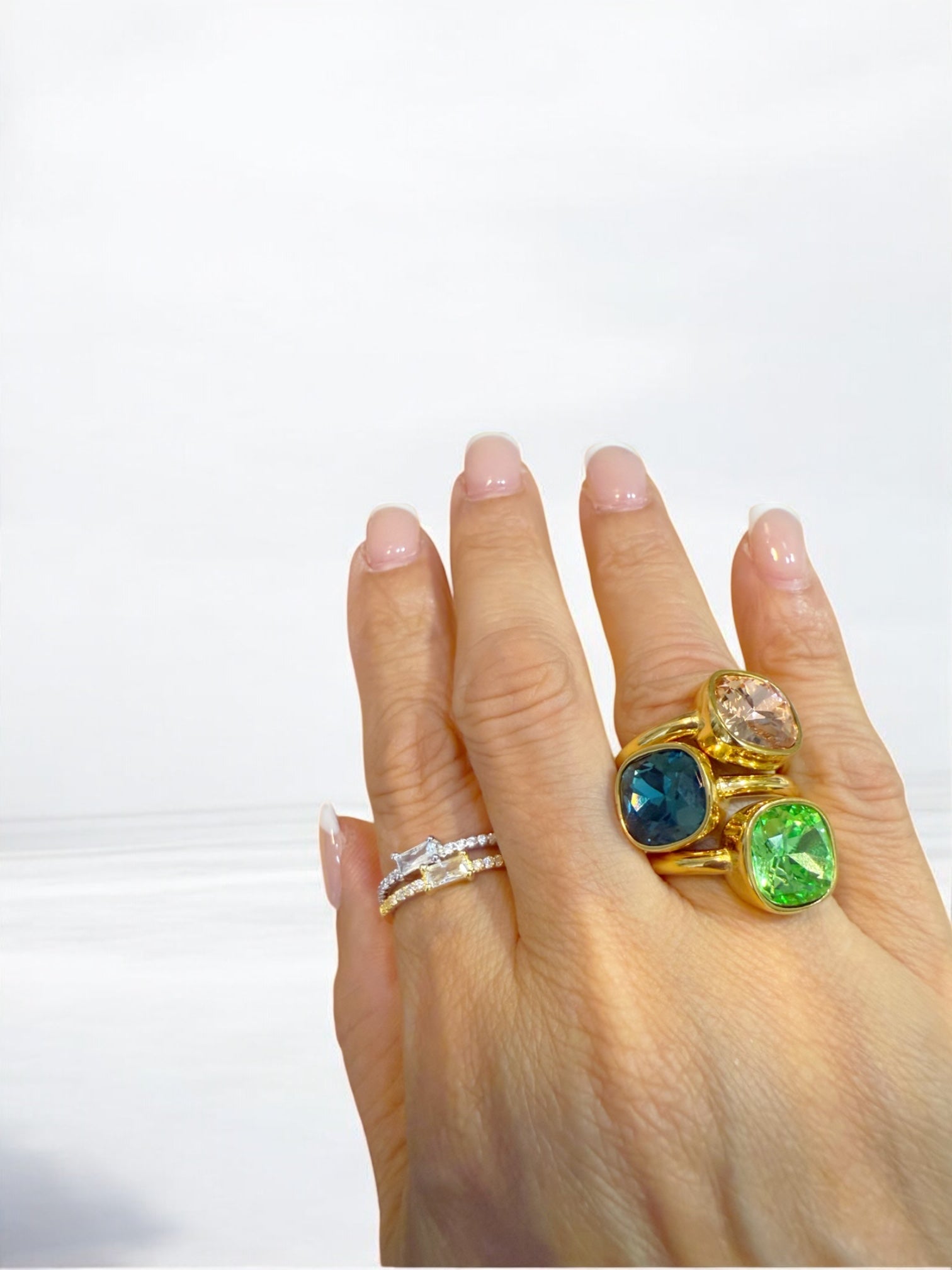 Reina crystal ring ea