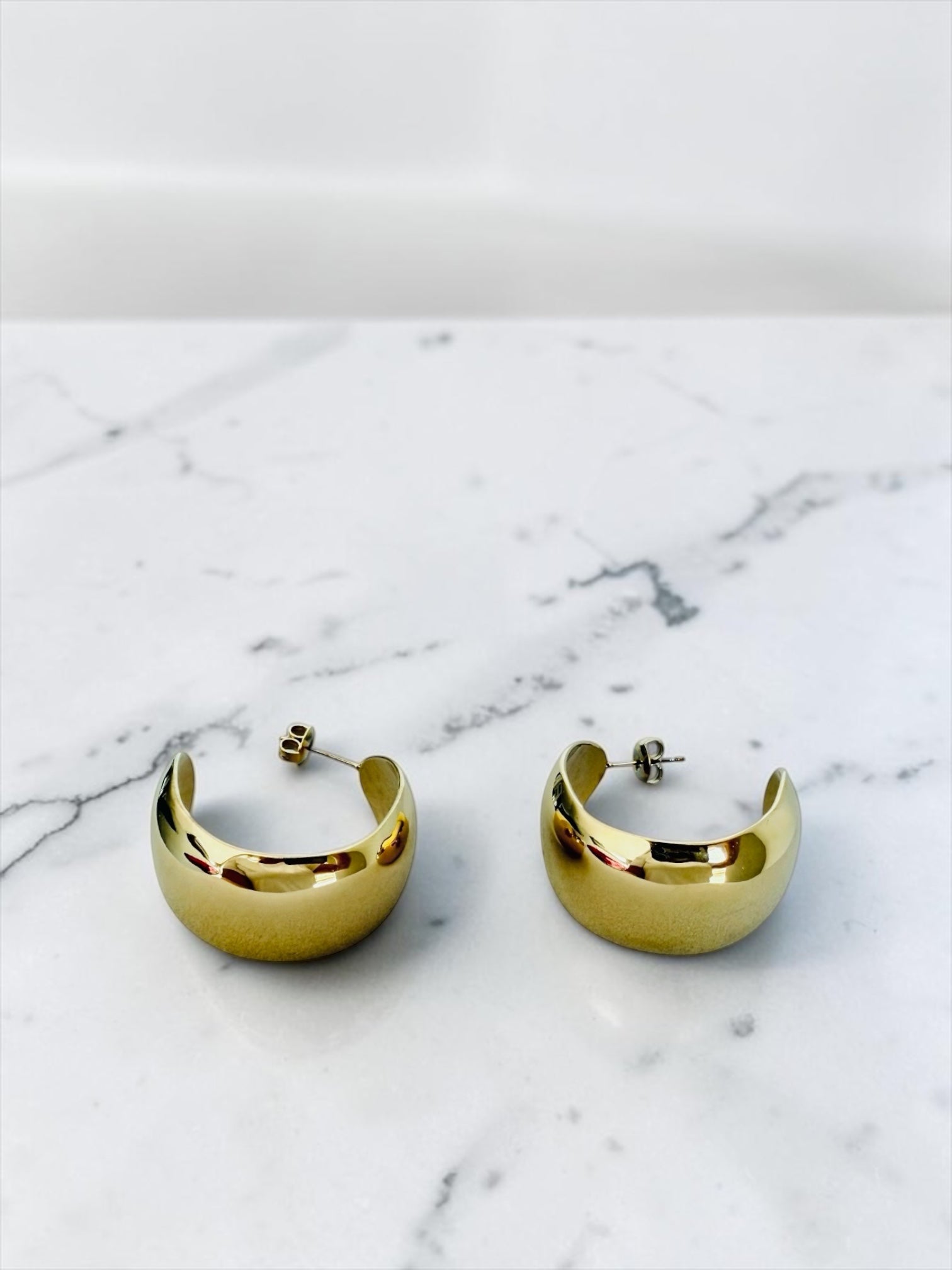 Bulk hoop earring