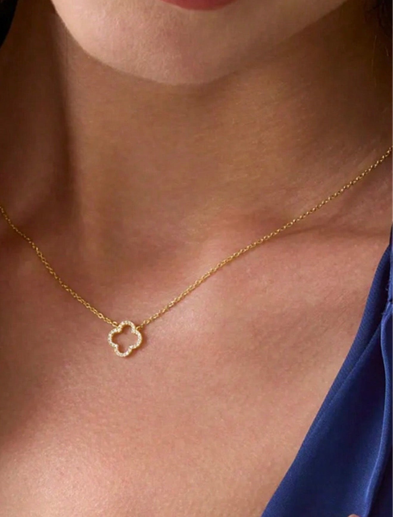 Trebol minimal chain necklace