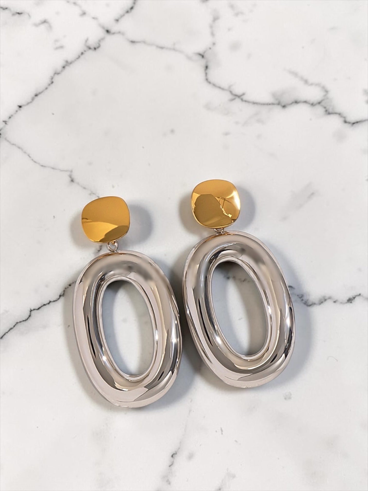 Graciela oval earring