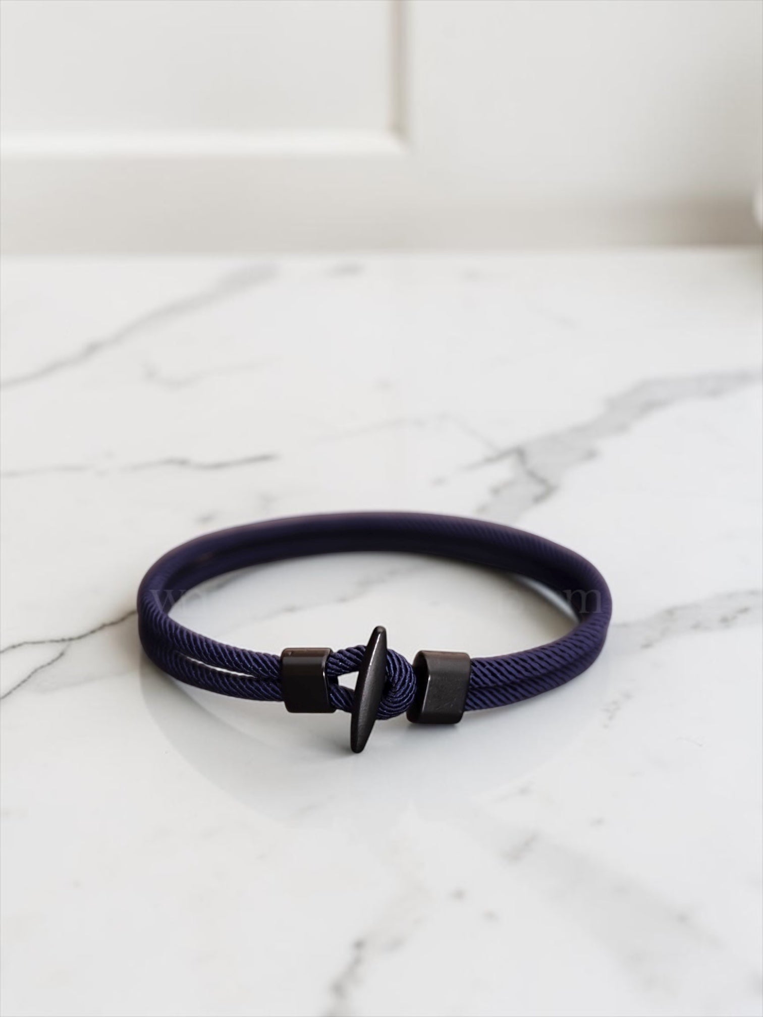 Clasp cord bracelet