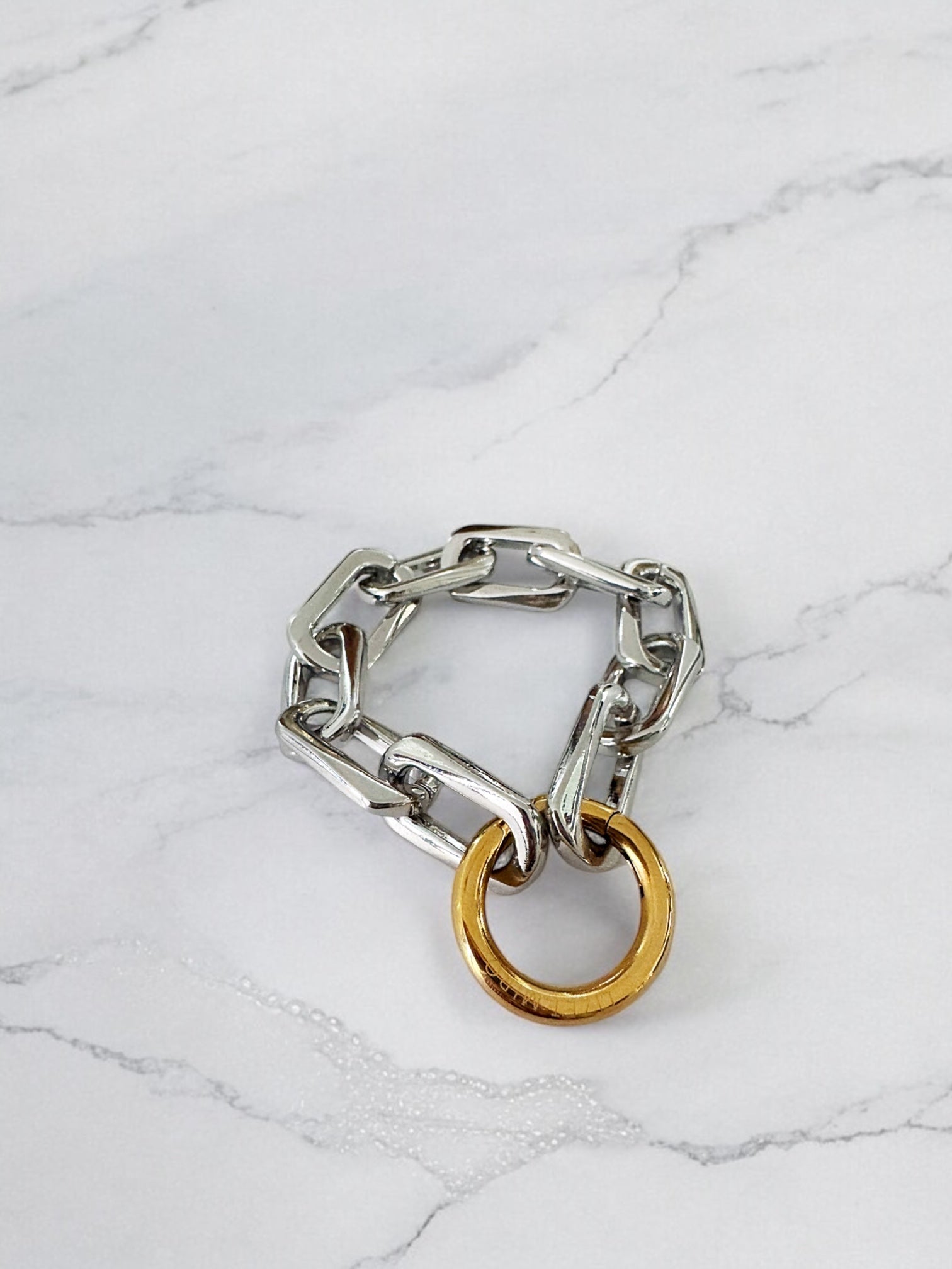 Kary round clasp bracelet