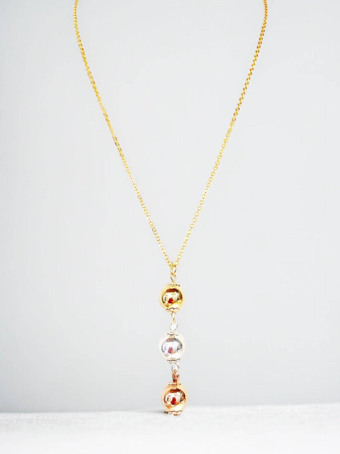 Bella lariat 3 tones necklace