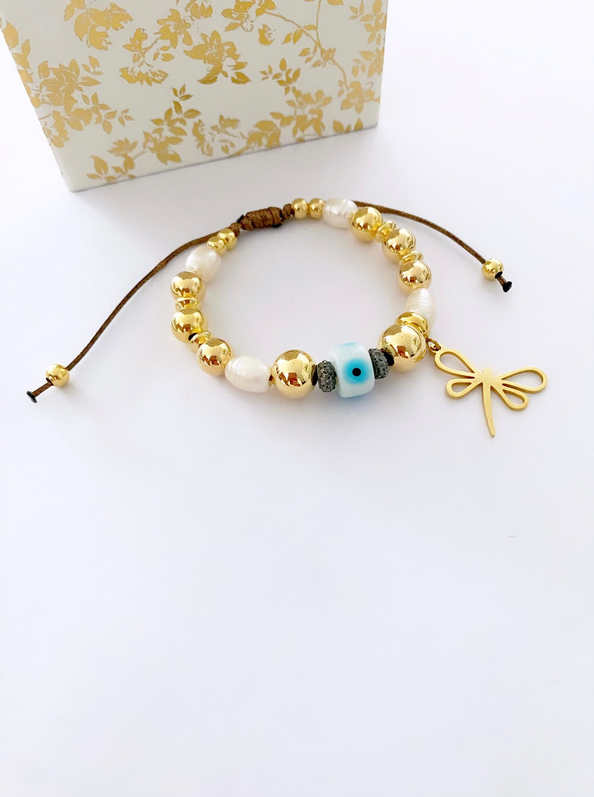 Sandy eye bracelet